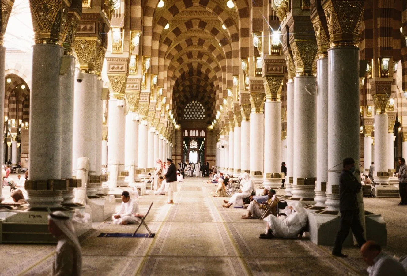 Interior Masjid Nabawi